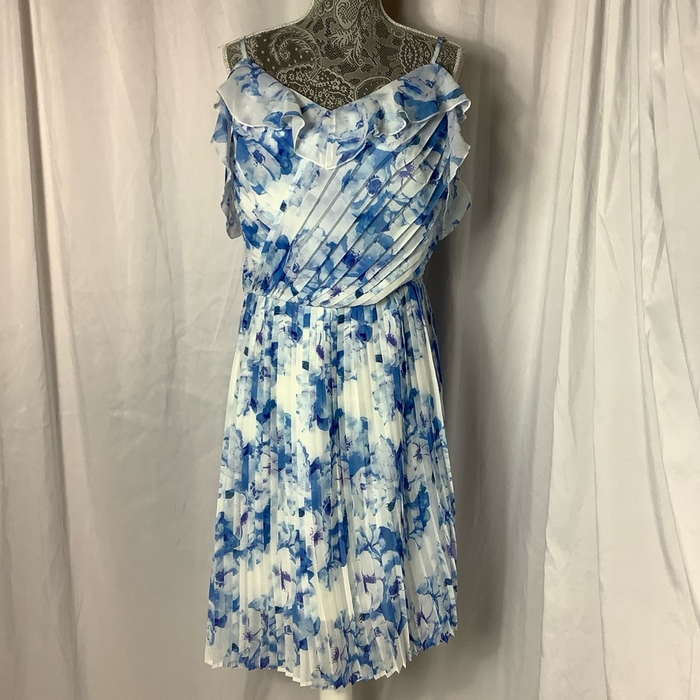 Wolf & Whistle curve blue and white floral dress.  NWT.